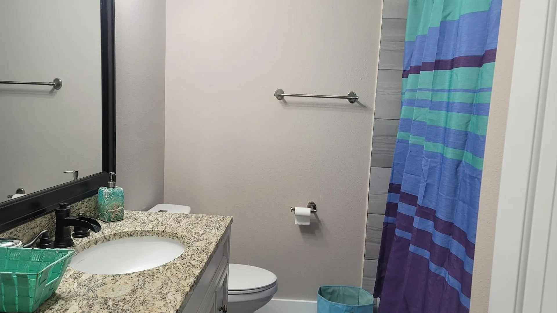 Great Large Home,8 Min From Downtown Pensacola Holiday home